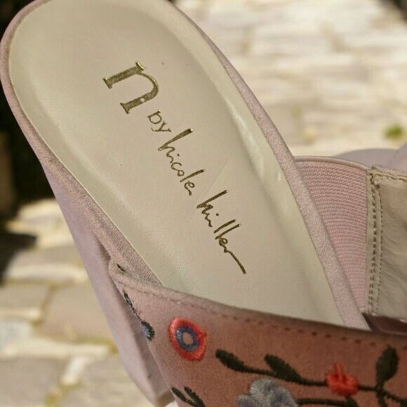 N by Nicole Miller ✦ Embroidered Leah Sandal ✦ Floral Beige Open Toe Chunky Heel - Picture 6 of 13